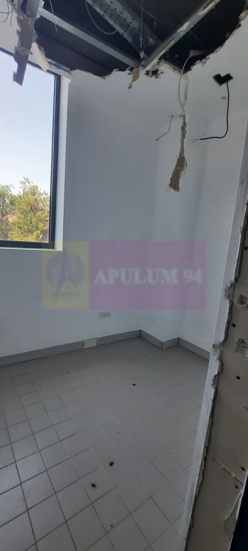 Inchiriere spatiu comercial in zona Decebal-Unirii, stradal, parcare