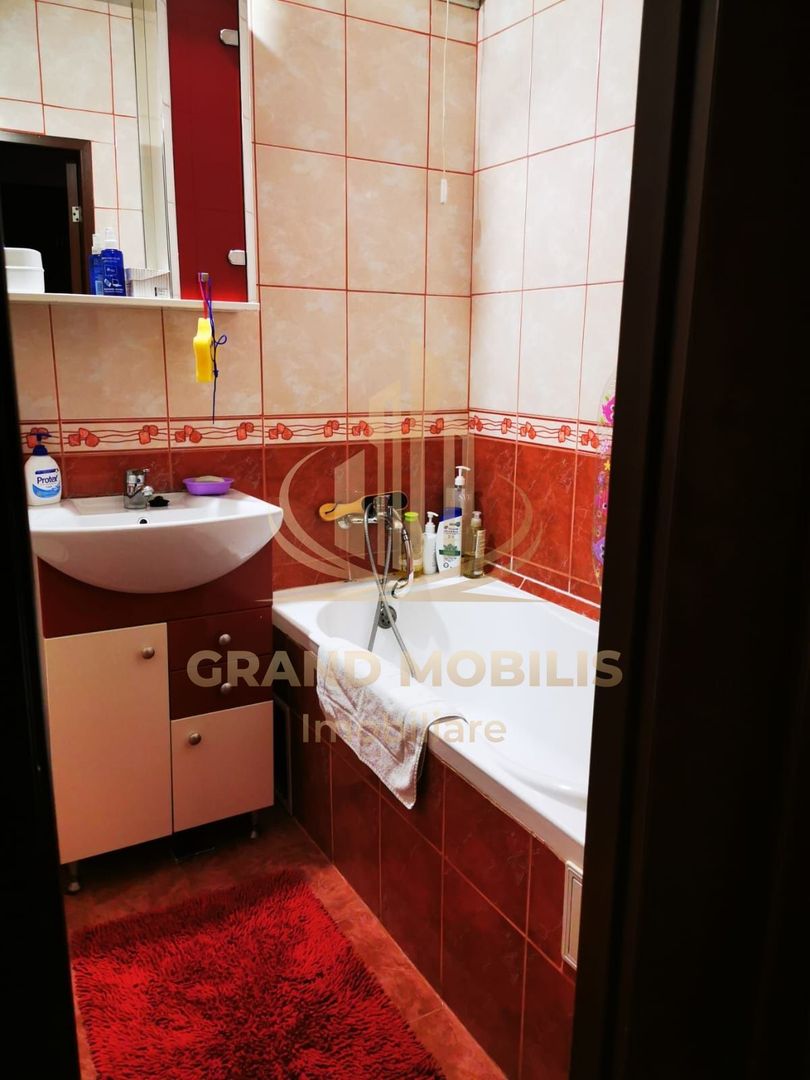Apartament 3 camere 70 mp cu parcare - imaginea 5