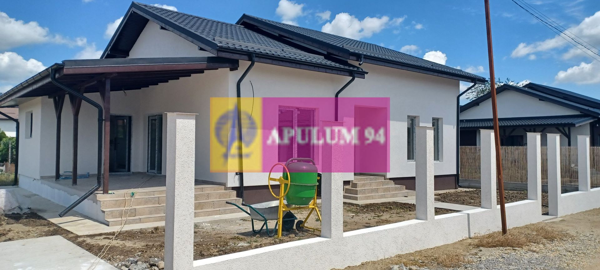 Săbăreni, casă nouă tip parter, cu pod mansardabil