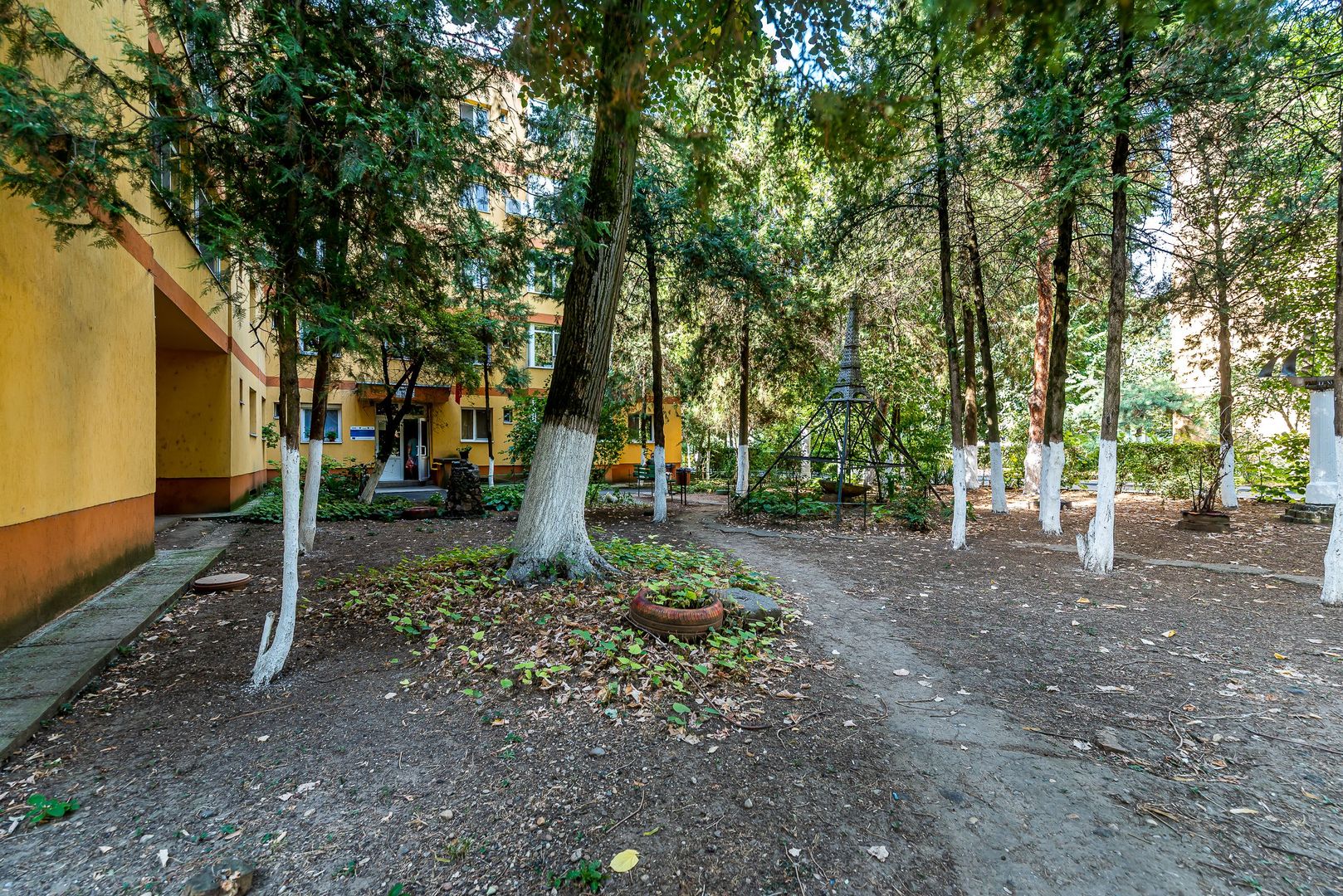 Imagine 1 - Apartament 3 camere, etaj 1, zonă verde și retrasă Poetului, Vlaicu