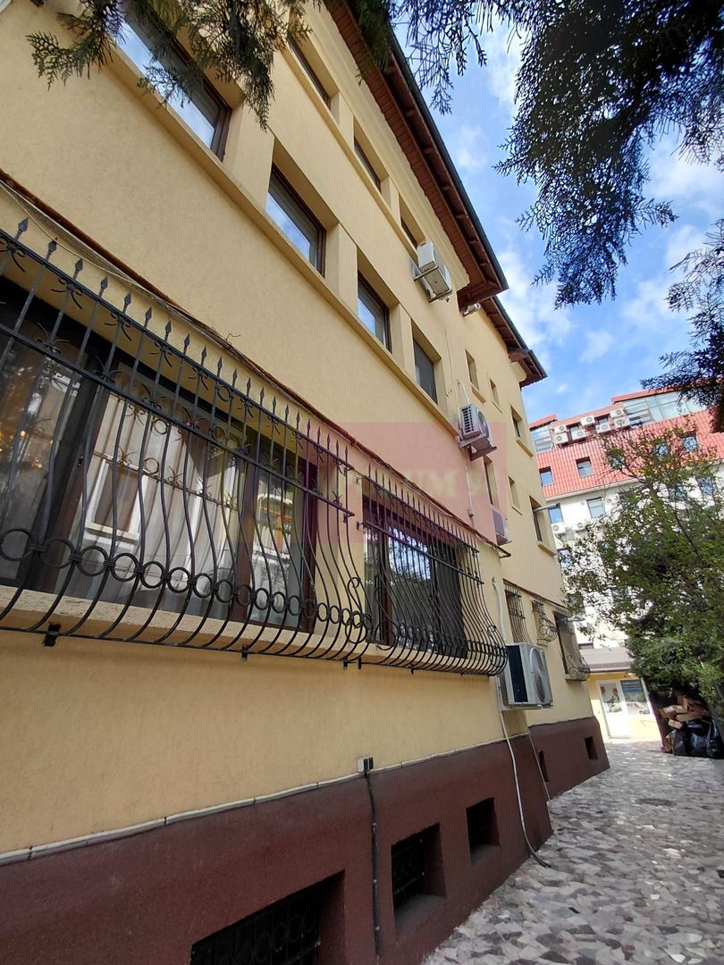 Vila individuala, Cotroceni-Spitalul Municipal-20 camere