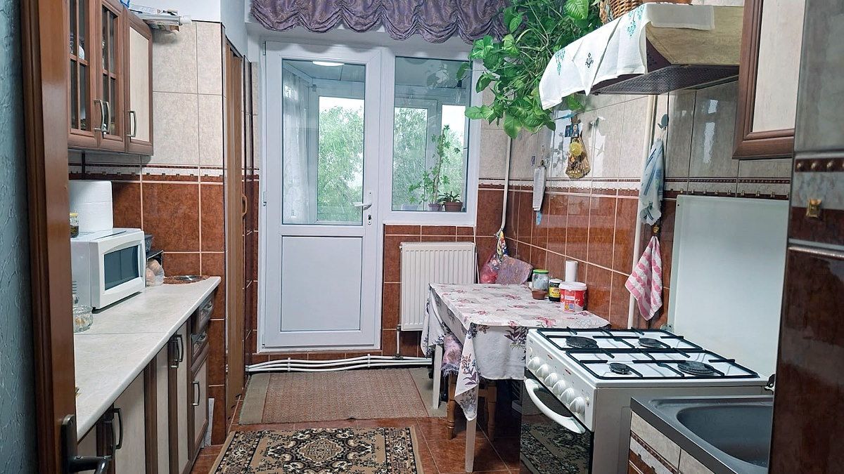 Apartament 2 camere 57 mp Tecuci – complet utilat, spațiu depozitare ș - imaginea 3
