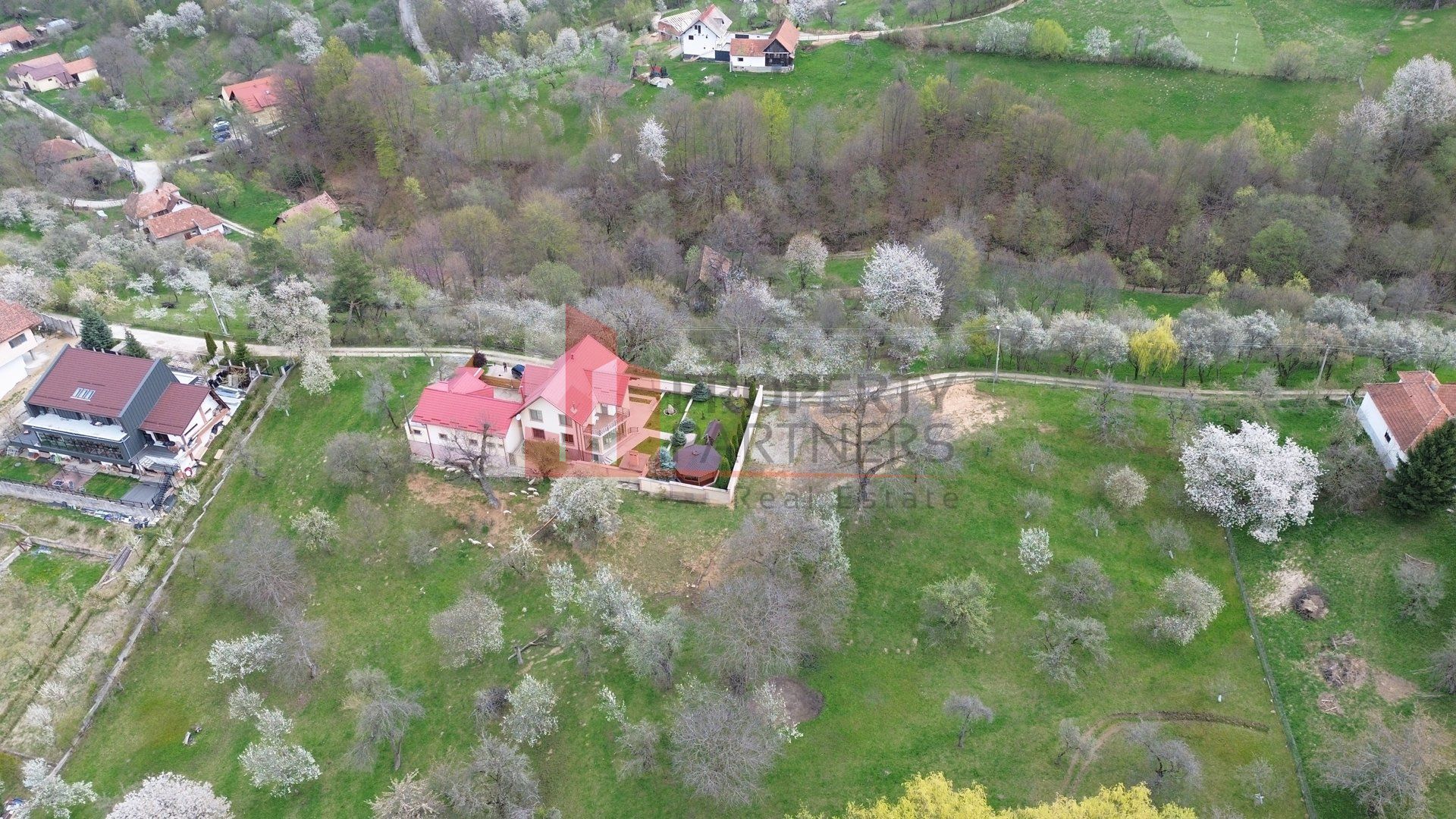 Casă 5 dormitoare + casă de oaspeți, priveliște Piatra Craiului, Sohodol-Bran - imaginea 50