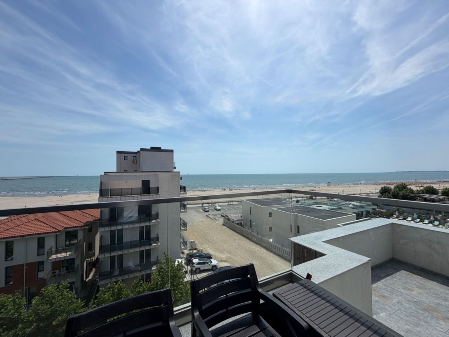 Penthouse Mamaia + 2 terase + curte 3 locuri de parcare