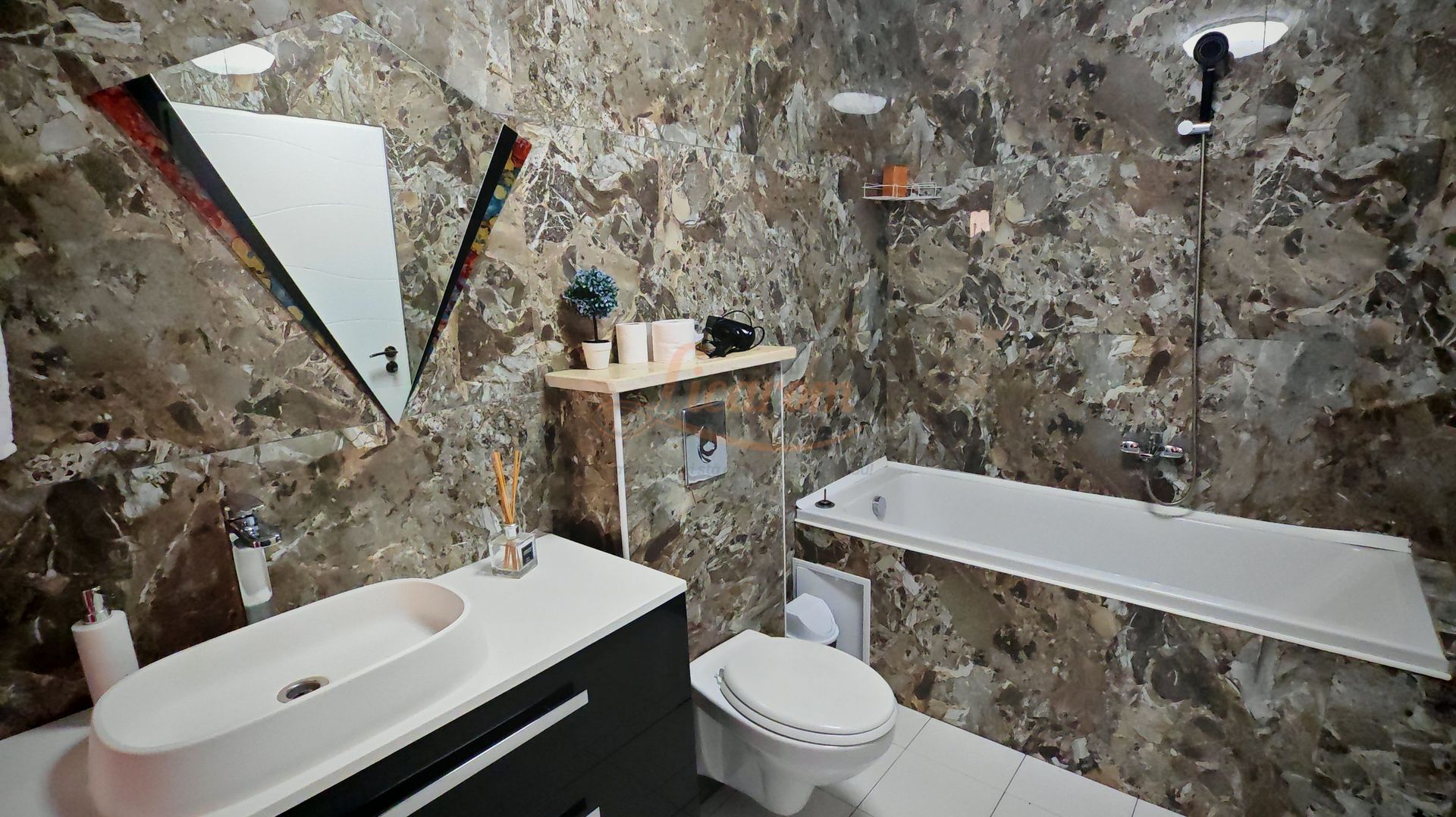 Vila 10 camere,pretabil compartimentare in 2 unitati separate,ASTRA. - imaginea 13