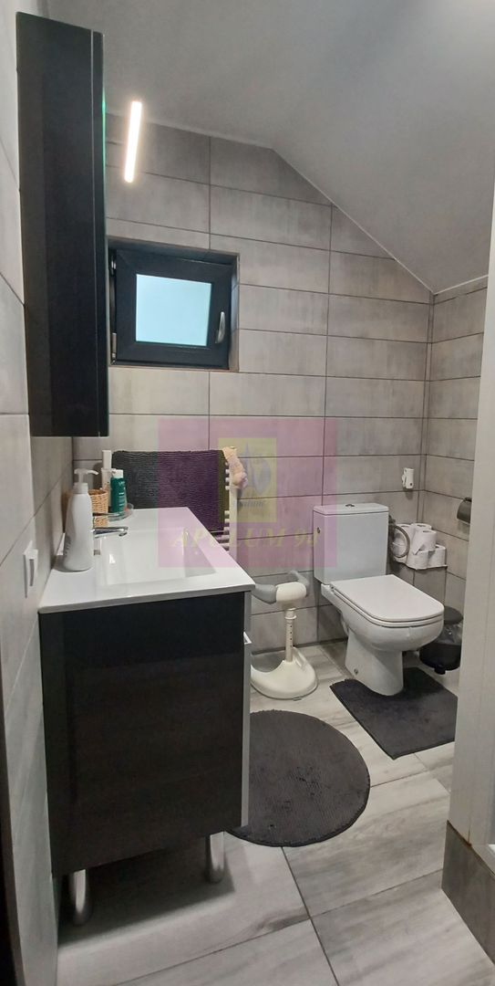 Săbăreni, casă P+1E, 137 mp utili, terasă, CT, pivniță, garaj, asfalt