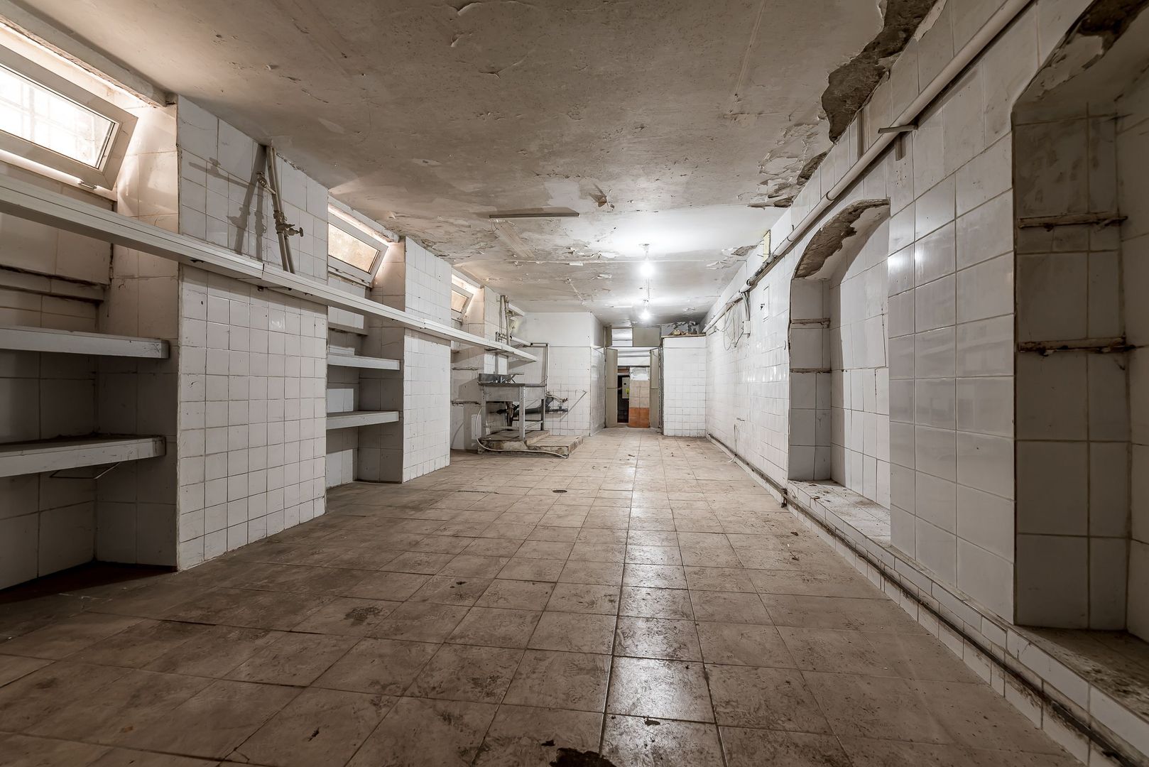 Imagine 5 - REZERVAT! Spatiu comercial ,cu vitrina de  in zona Boul Rosu.