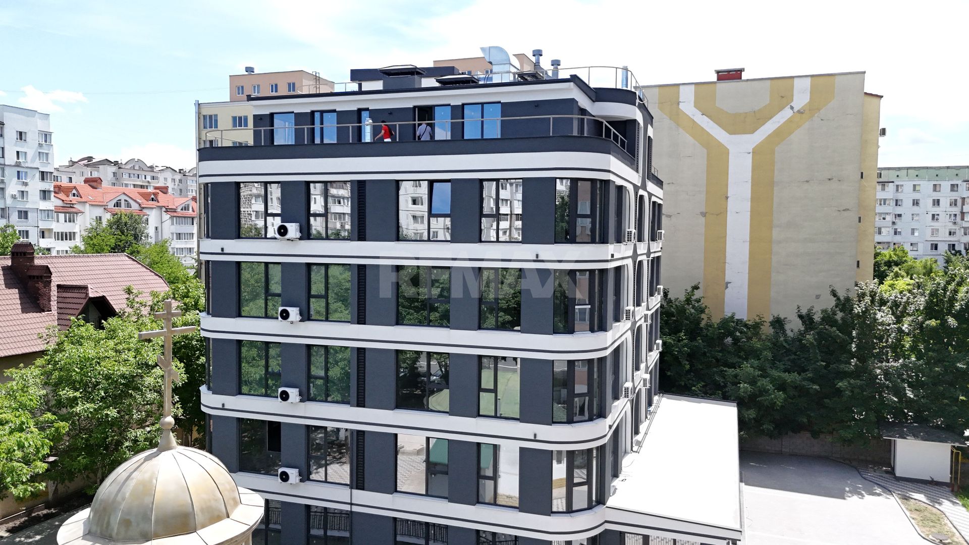Penthouse 219,6 m² în Buiucani | Terase generoase | Lift direct - imaginea 3
