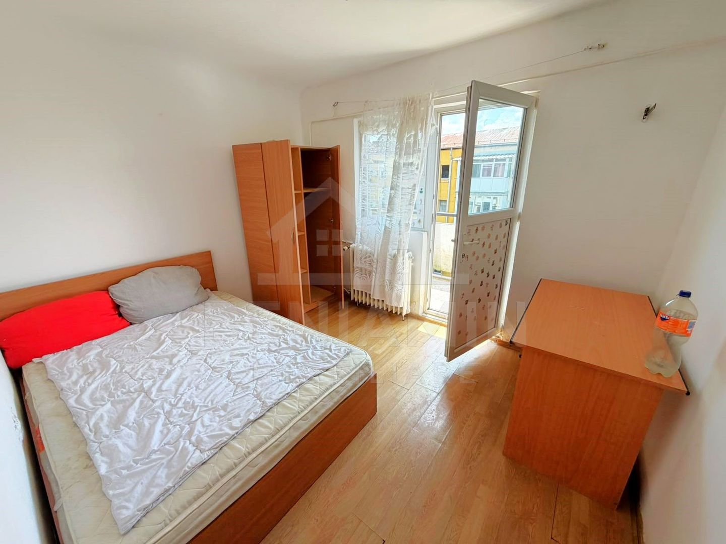 Apartament 4 camere decomandat - Spitalul Judetean - 80mp -1983 - imaginea 4