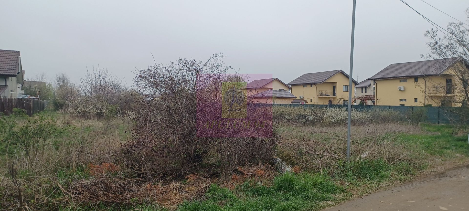 Săbăreni, teren intravilan 3767 mp, cu utilităti