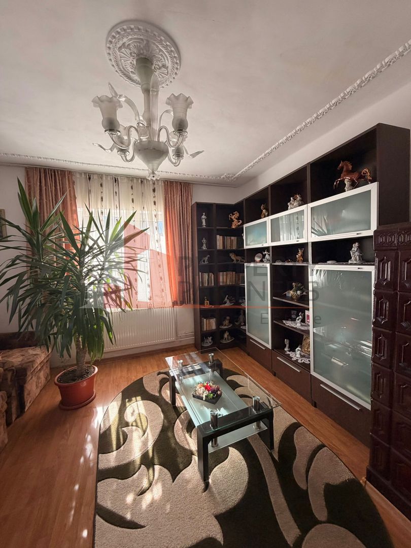 Casă tradițională cu 1800 mp teren  în Sohodol, Bran | Priveliște superba - imaginea 15