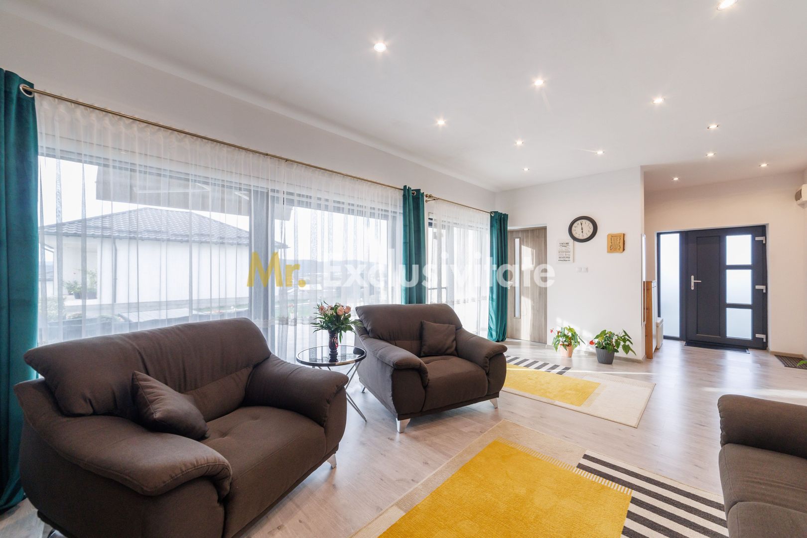 Casa moderna, constructie solida -view panoramic -Mioveni-Arges! - imaginea 13