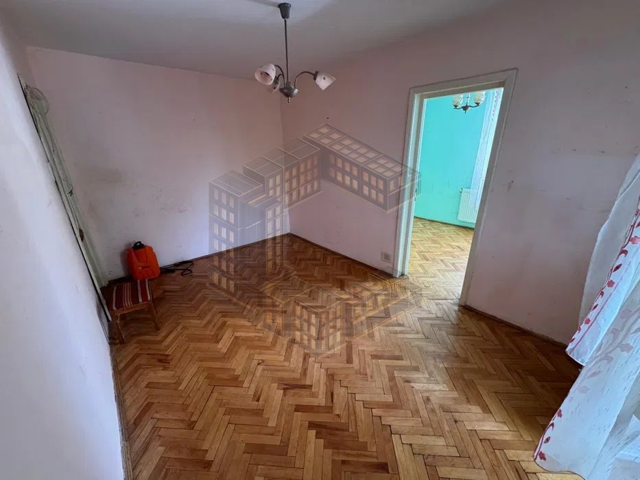 Apartament cu 2 camere, semidecomandat, zona Soarelui - imaginea 4