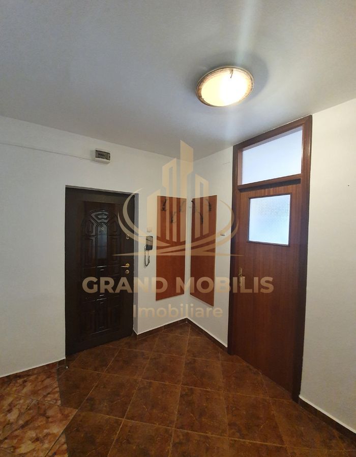 Apartament 2 camere semidecomandat cu parcare de resedinta - imaginea 10