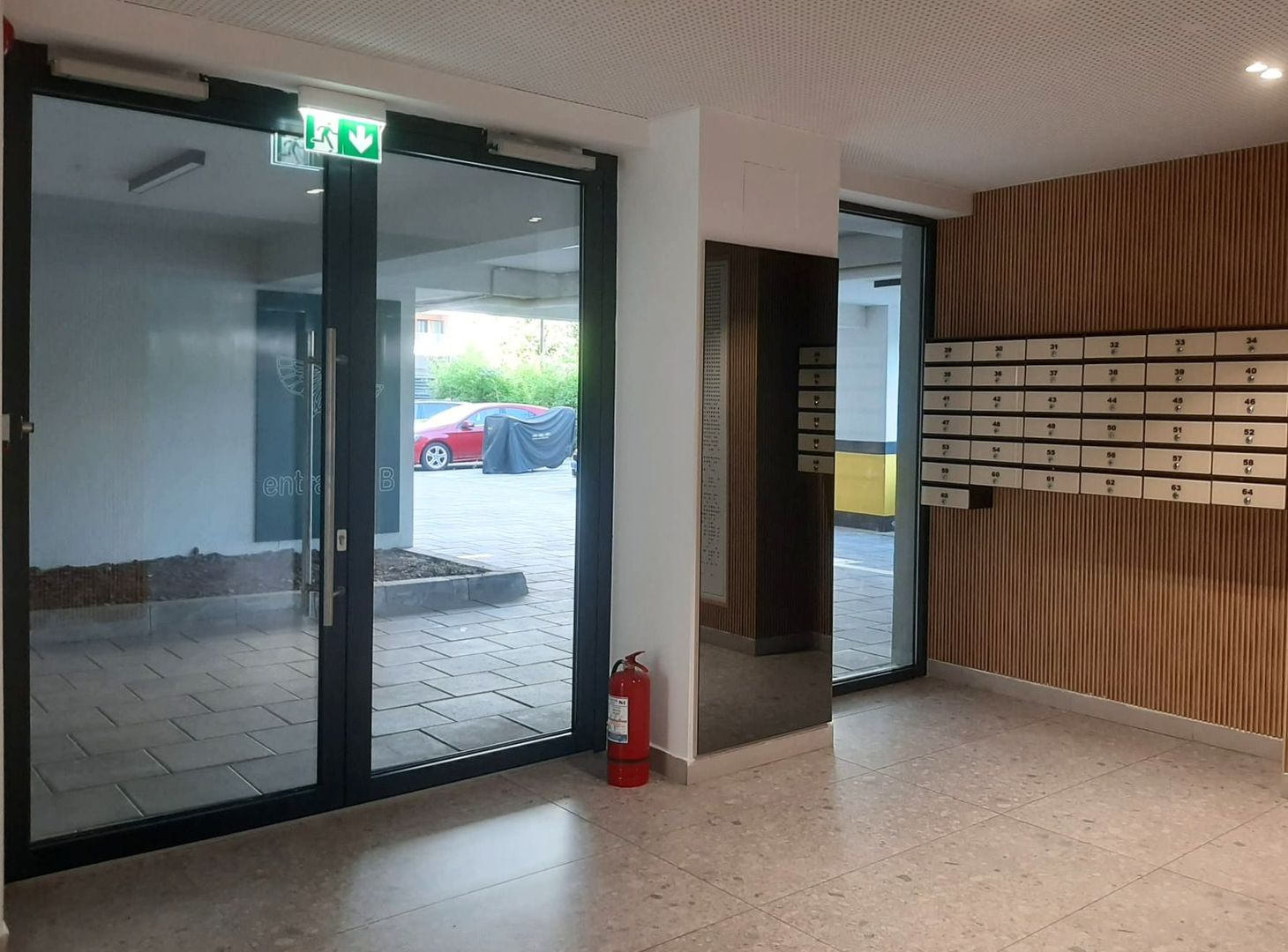 Vanzare Apartament modern cu 2 camere etaj 3 langa Petrom City - imaginea 23