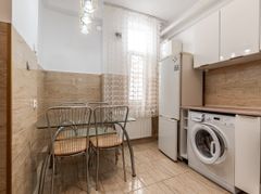 Apartament la cheie cu 2 camere la casa in Parneava Comision 0%