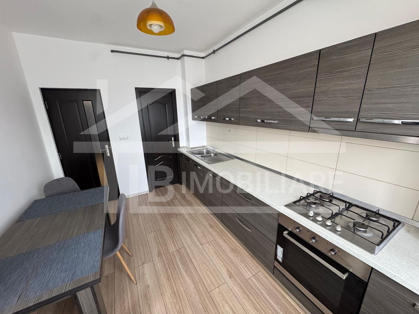 Apartament cu 2 camere, 70mp, terasa, parcare, Zona Centrala - imaginea 7