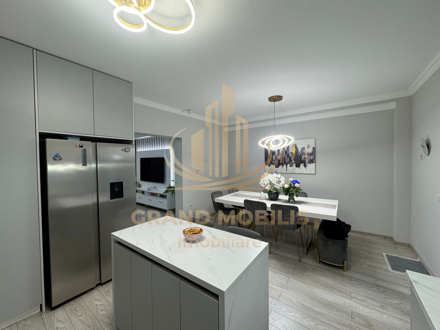 Casa in stil mediteranean, ultrafinisată 5 camere, 3 bai + curte. - imaginea 6