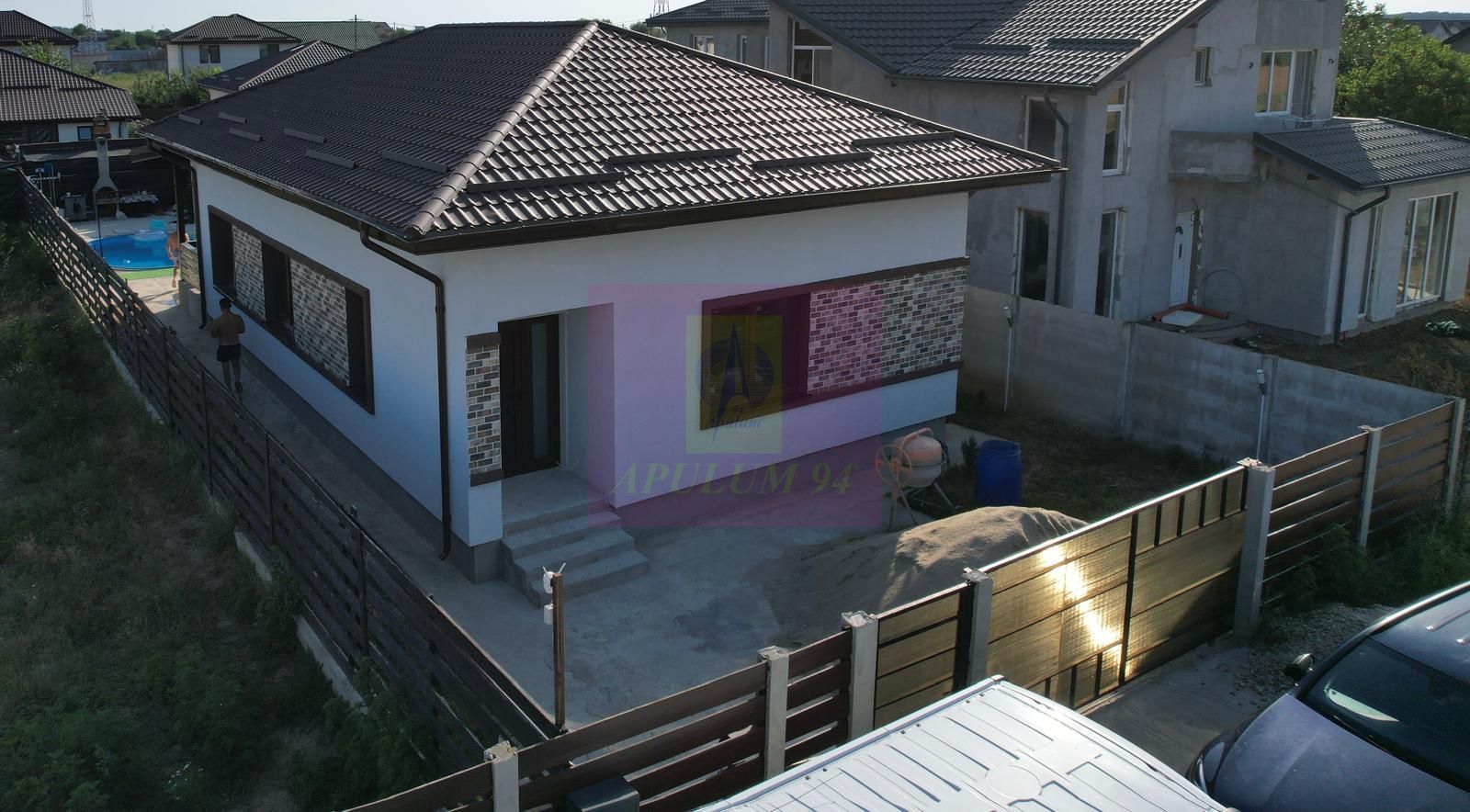 Casă nouă Săbăreni, terasă, piscină, foișor, barbeque, curte 440 mp