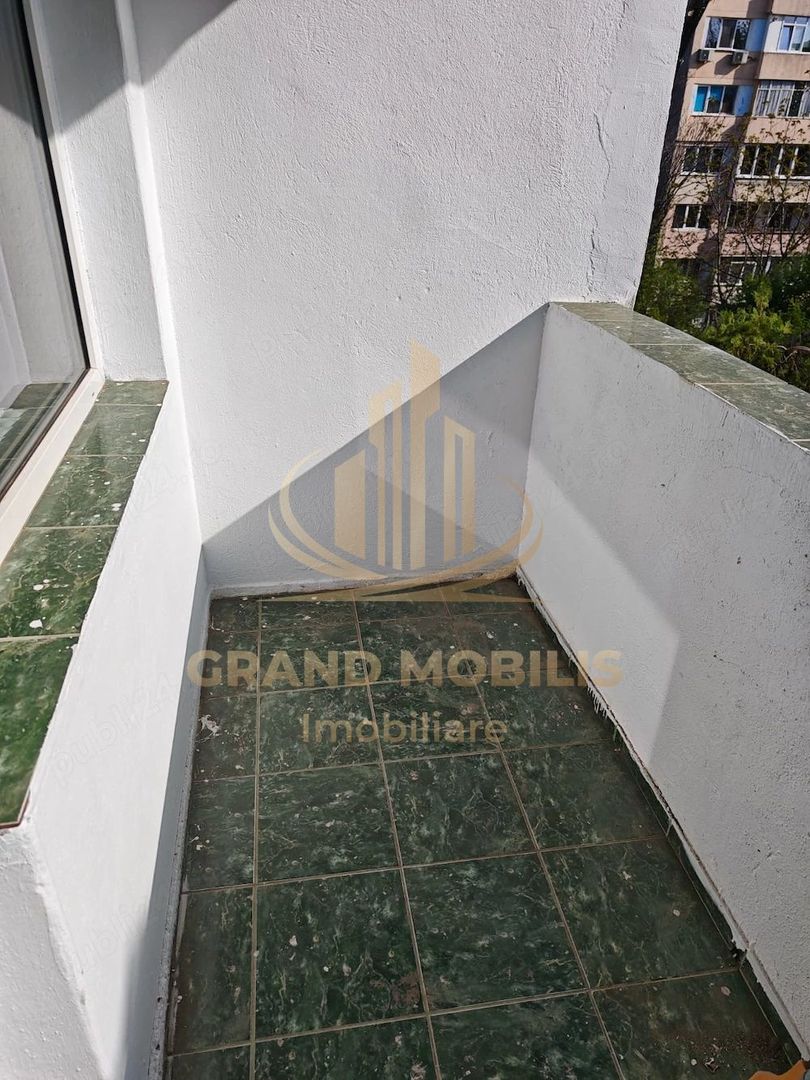 Apartament 3 camere semidecomandat - imaginea 12